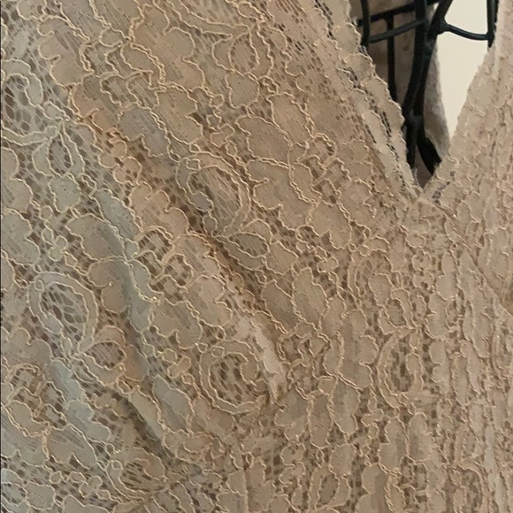Elegant lace & chiffon with a bit of boho! - Picture 2 of 5